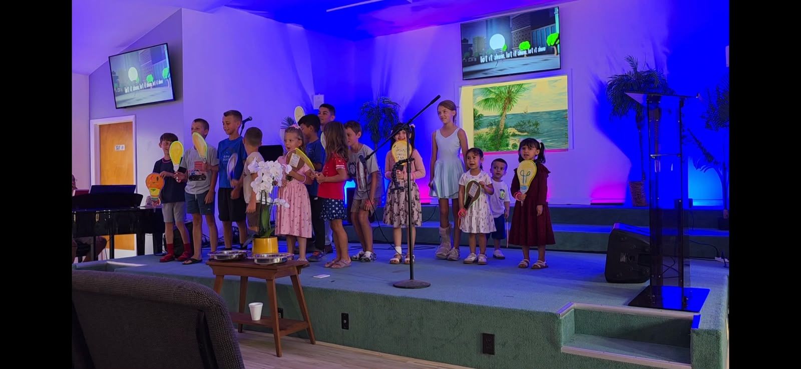 Sunday worship at Sugarloaf Church